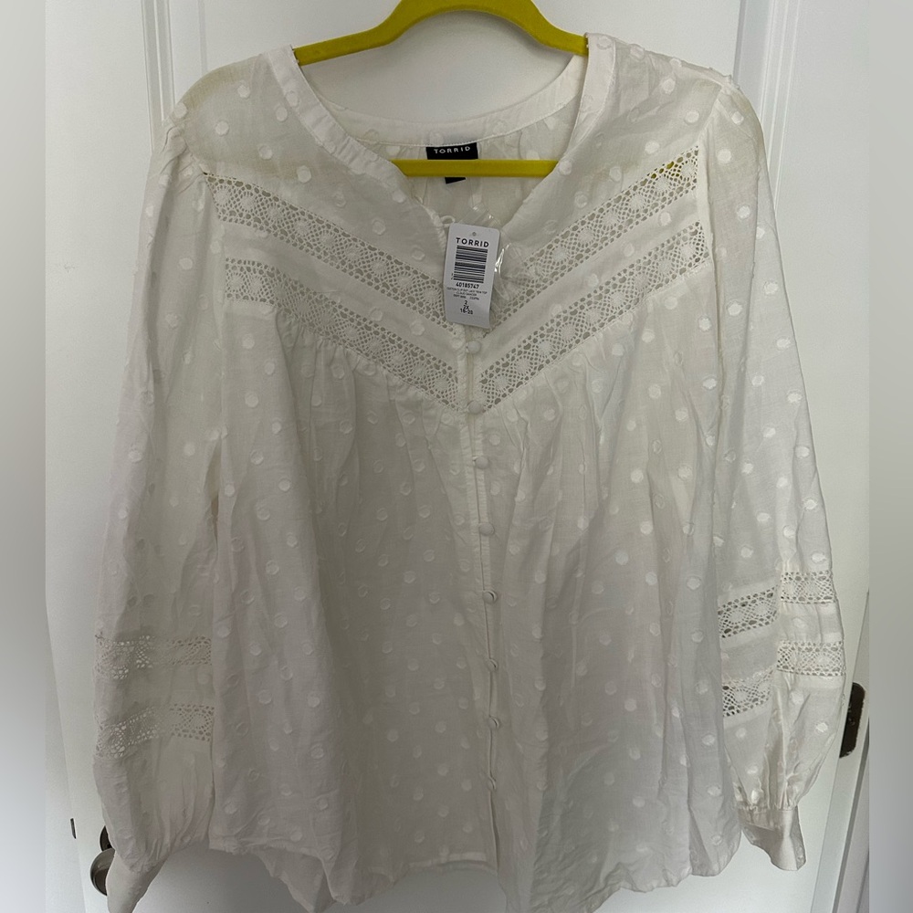 TORRID White Size 2 Cotton Clip Dot Lace Trim Top 2X 18-20 New with Tags